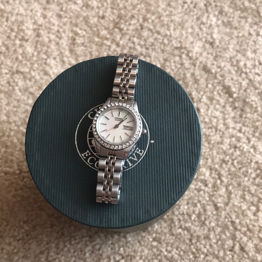 Women’s Citizen Quarts Silver Watch